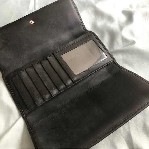 SOLD Black Signiture Coach Leatherware Wallet - Picture 4 of 7